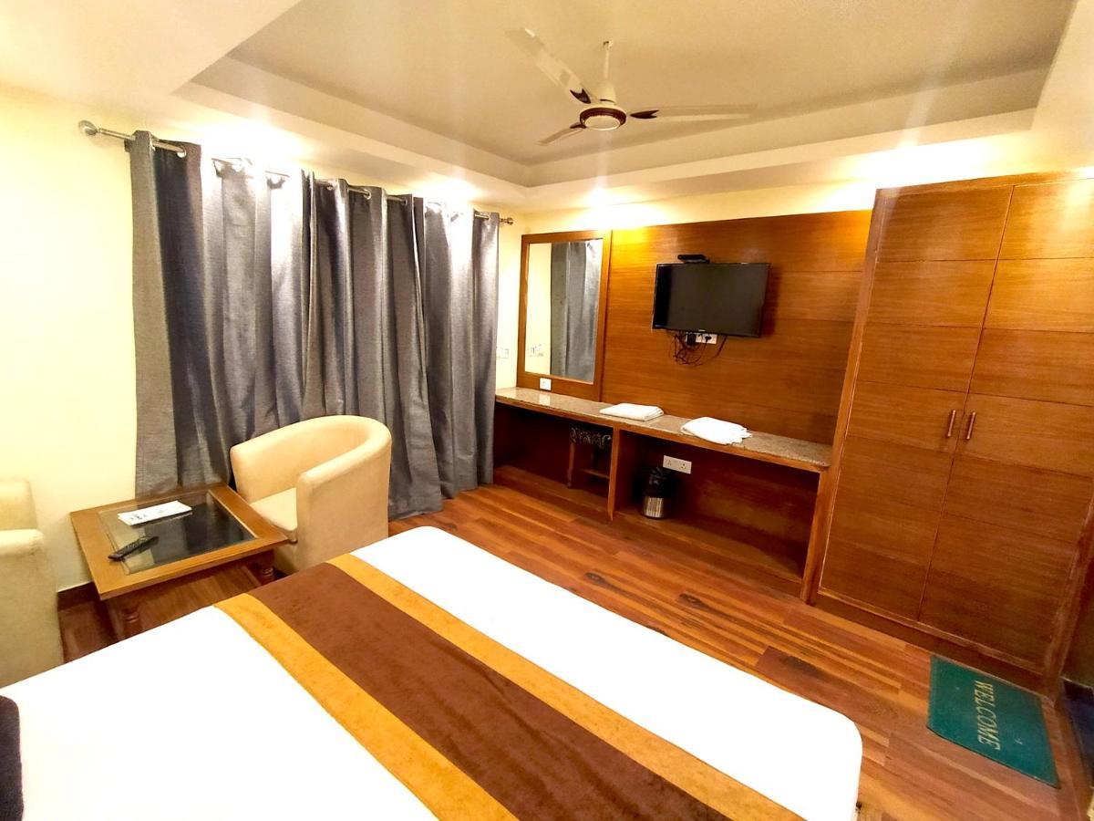 Hotel Samrat, Массури Экстерьер фото